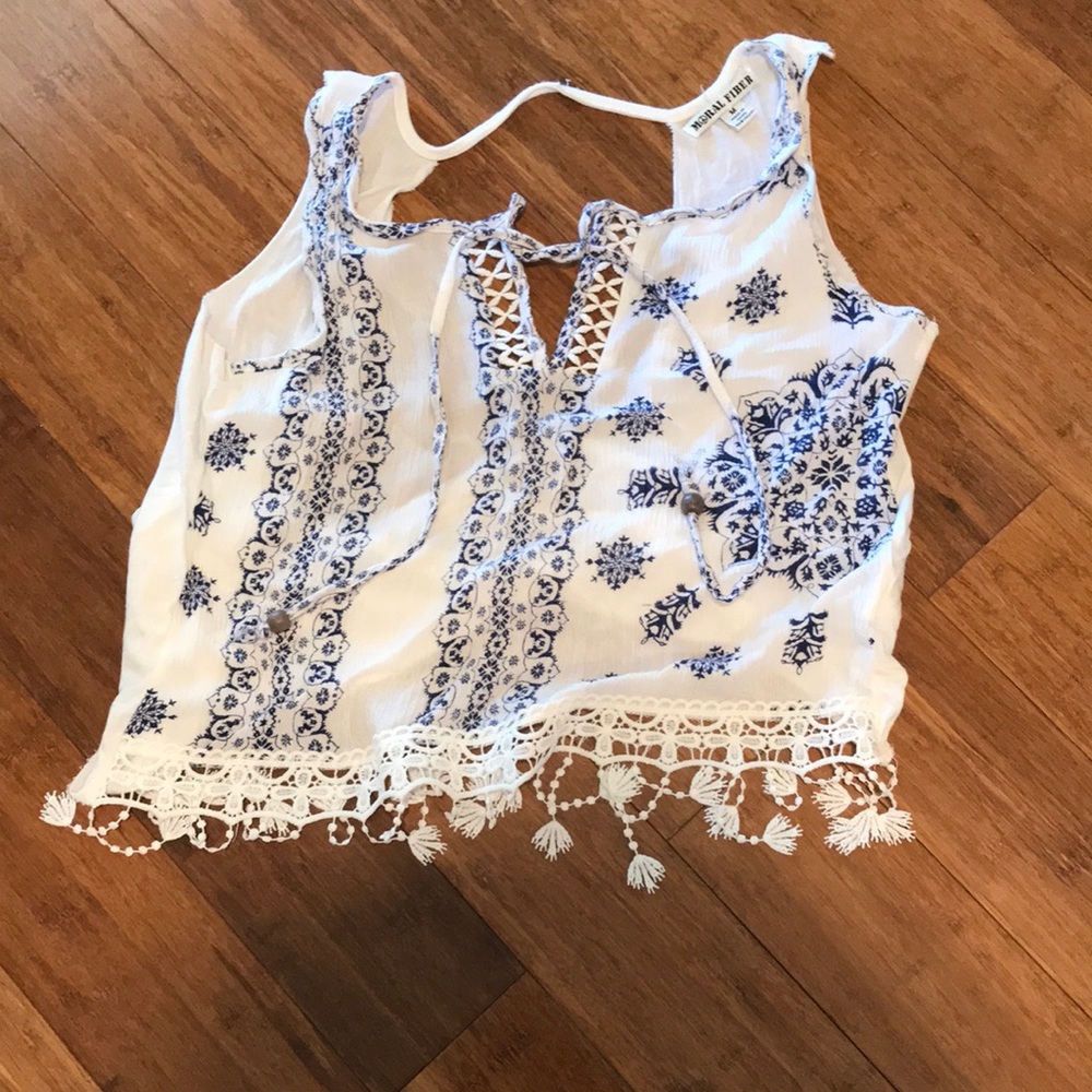 Boho Junior Crop top white and blue size medium
